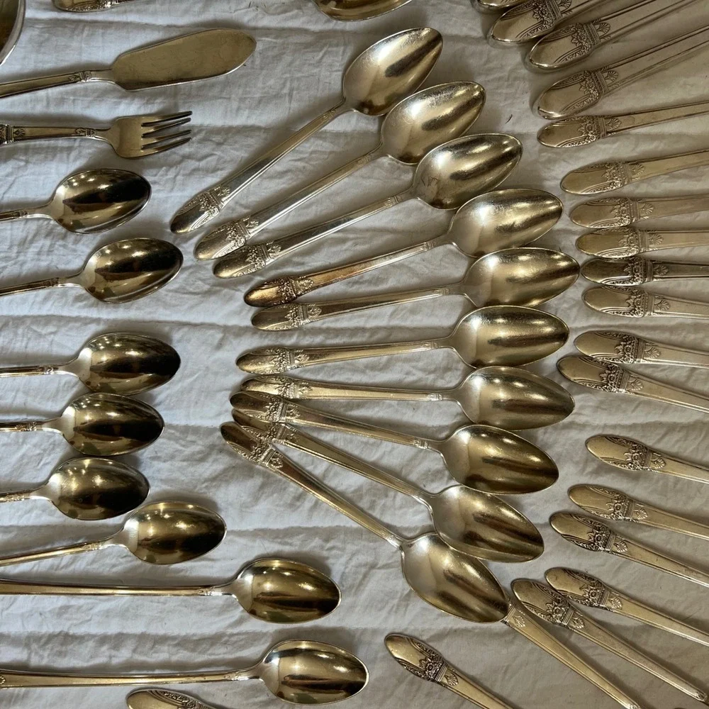 1847 Rogers Bros First Love Silverplate Flatware Set 56pc with Wood Chest Box